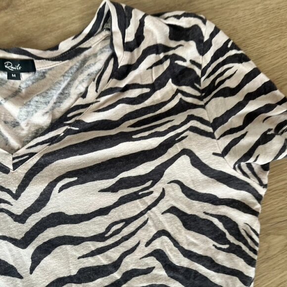 Rails Zebra Print VNeck T- Shirt Size Medium - Picture 8 of 8